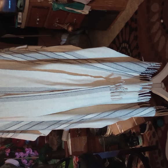 Authentic wool poncho came from Texas... - Picture 4 of 11